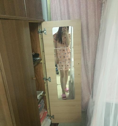 手机扫码时如何利用镜子？