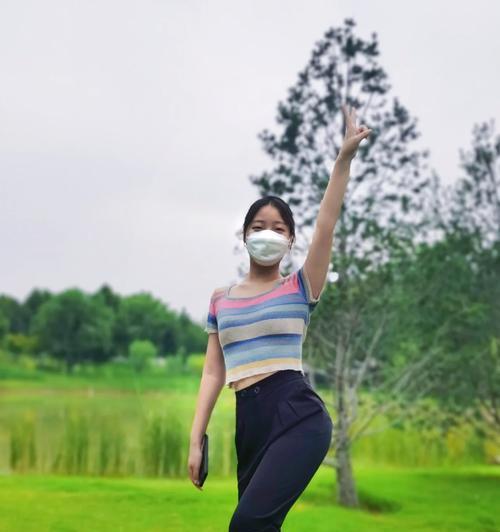 男朋友拍照技术不佳？如何指导他正确拿手机？