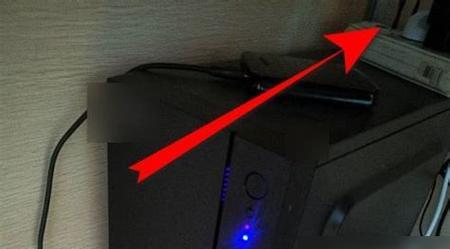 电脑在打游戏时突然关机是什么问题？
