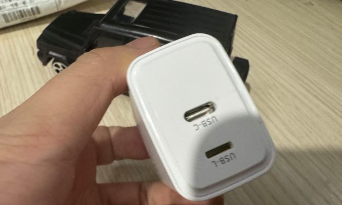 发声书充电器插头有何特殊之处？它的工作原理是什么？
