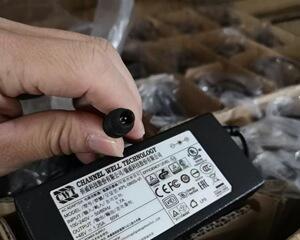 电控锁如何正确接电源适配器？