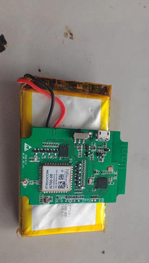 手机电池小板芯片有何作用？更换时需要注意什么？