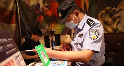 会议夹带充电器的正确使用方法是什么？