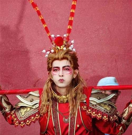 廖洋在王者荣耀中的玩法是什么？