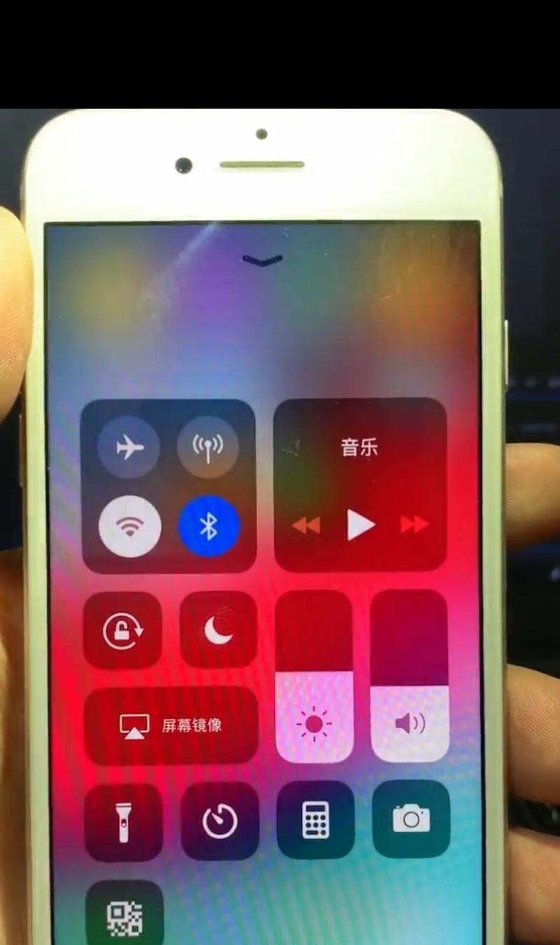 三星手机开启相机手电筒的方法是什么？