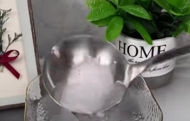 白醋和洗洁精混合使用对洗衣机有何效果？