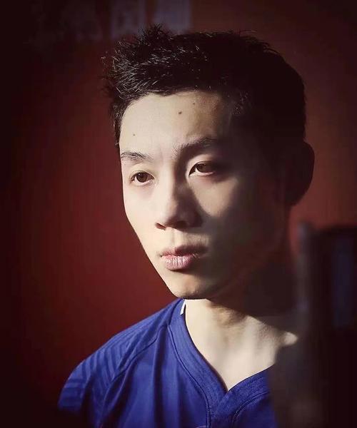 许昕手机支架的功能是什么？如何正确使用许昕手机支架？