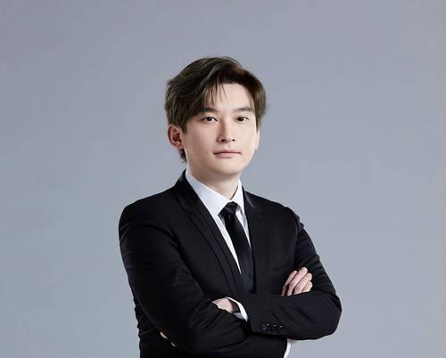 英雄联盟白云教练的真实姓名是什么？白云教练有哪些著名事迹？