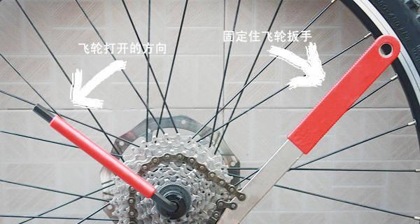 电瓶车中置筐挡板拆卸方法是什么？需要什么工具？