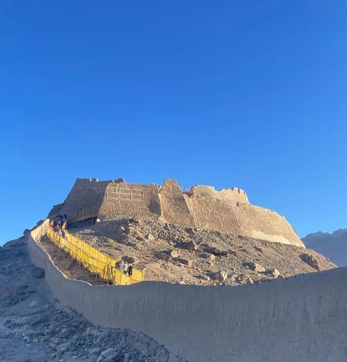 探秘以石头城——一座充满历史与神秘的城市（历史悠久）