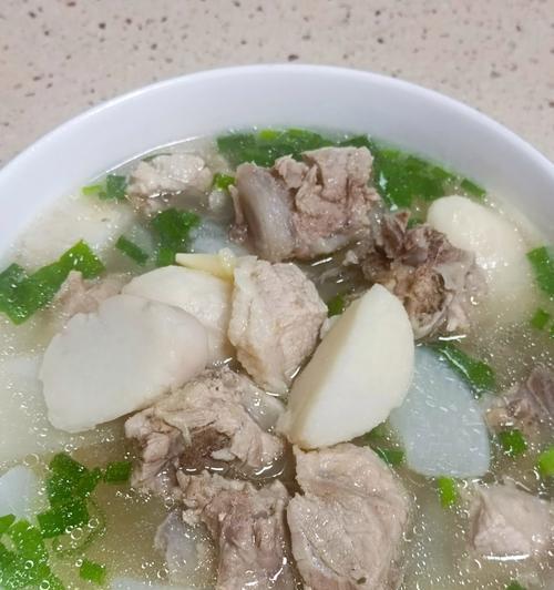 营养美味萝卜汤的制作方法（简单易学的家庭美食）