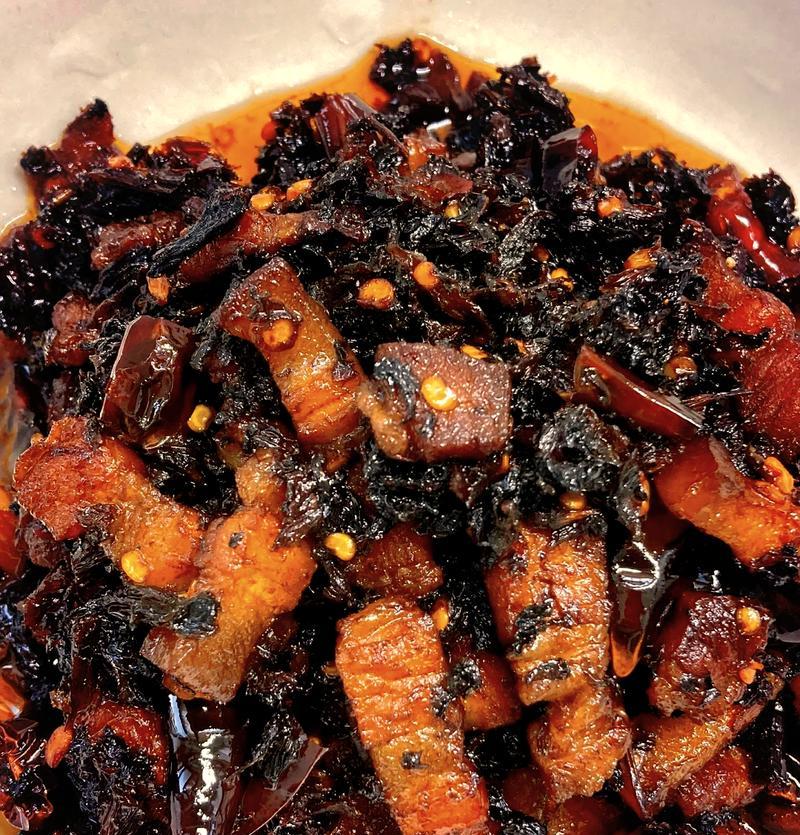 用梅干菜做出美味佳肴（15道口感丰富的梅干菜美食）